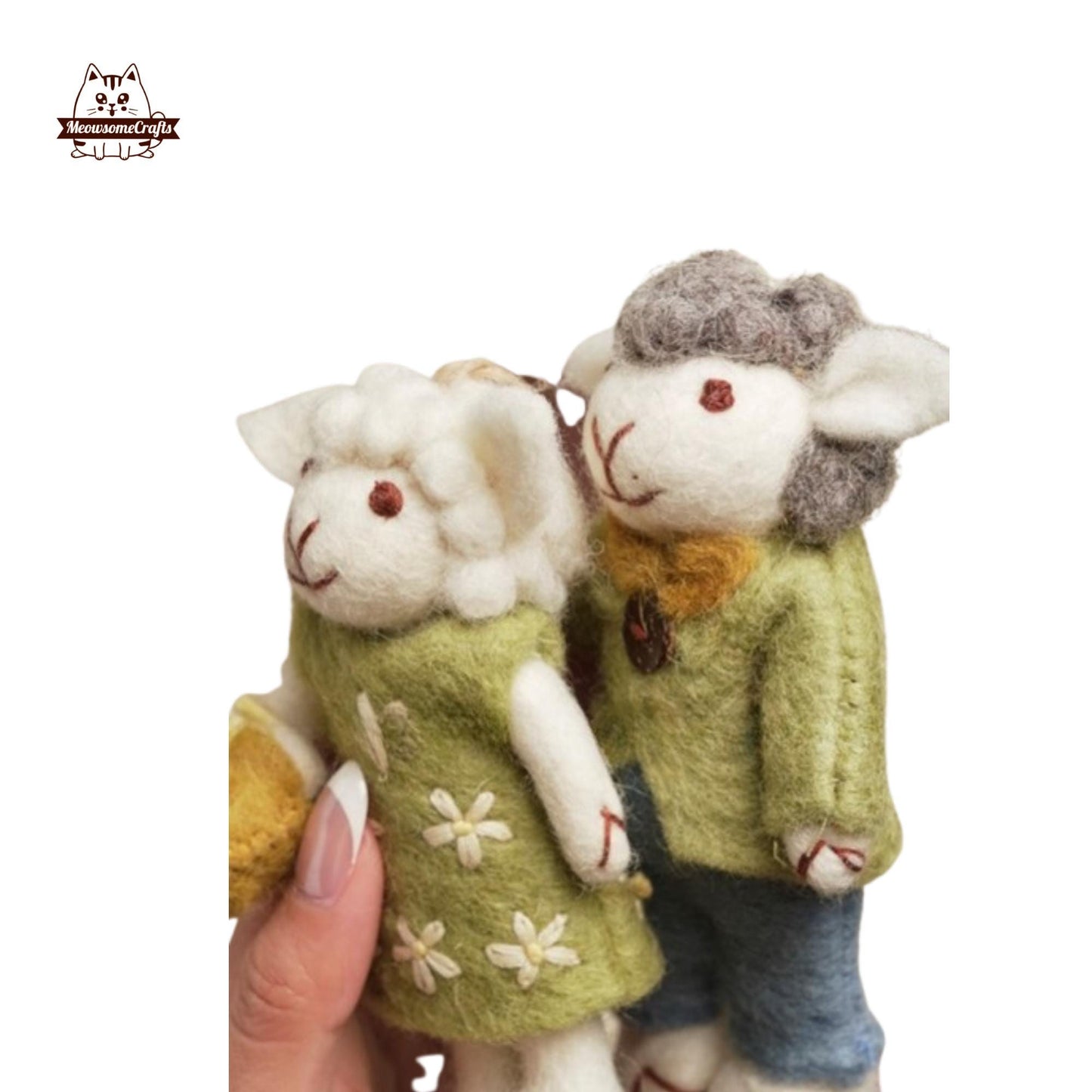 Handmade Finished Felting Couple Sheep Carry Basket Doll Keychain Felted Sitting Animal Felting Gift