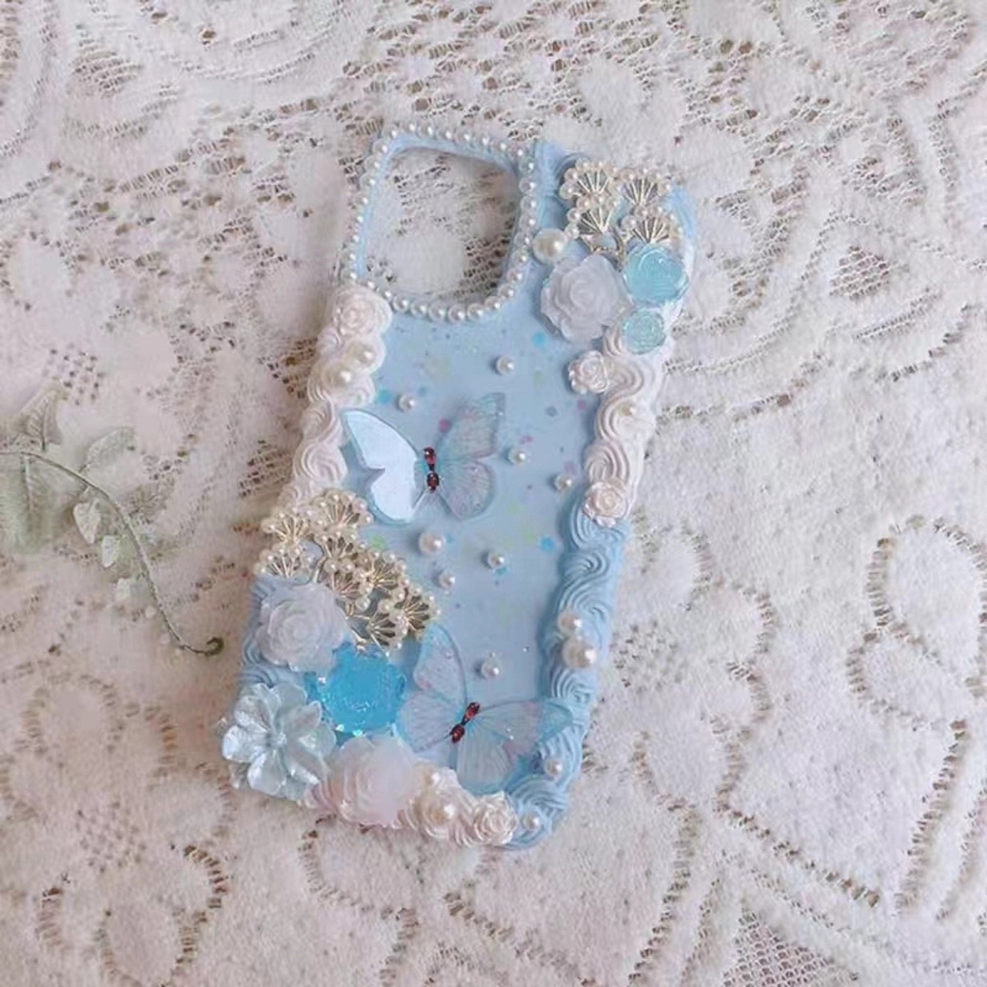 Decoden Custom Phone Case DIY Craft Kits | Pearl Flowers Roses Butterflies Pearls Charms | Samsung Android iPhone Cases - MeowsomeCrafts